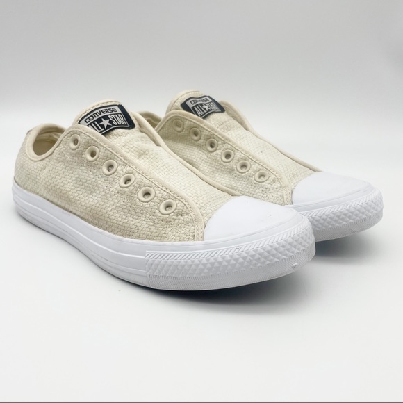 Converse Shoes - Converse sneakers lace less. Size 8
